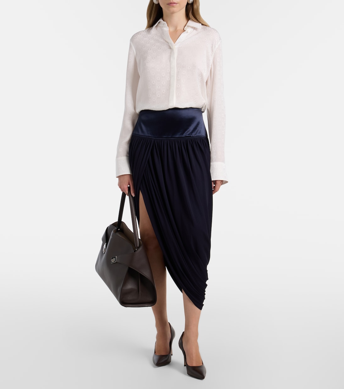 Hug Soft Medium leather shoulder bag | Ferragamo