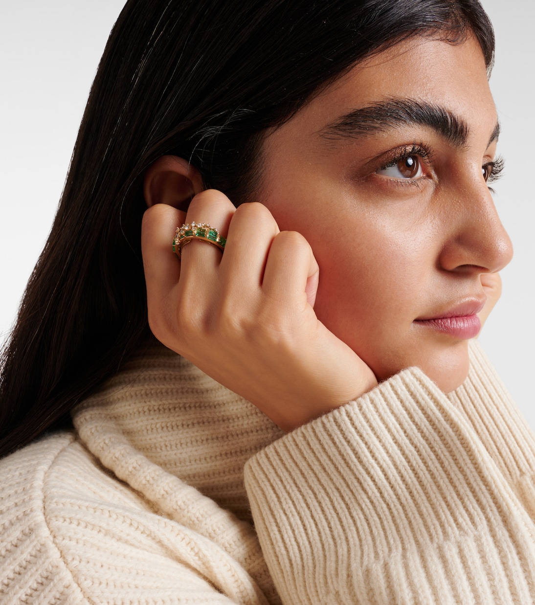 Scatter 18kt gold ring with emeralds and diamonds | Ananya