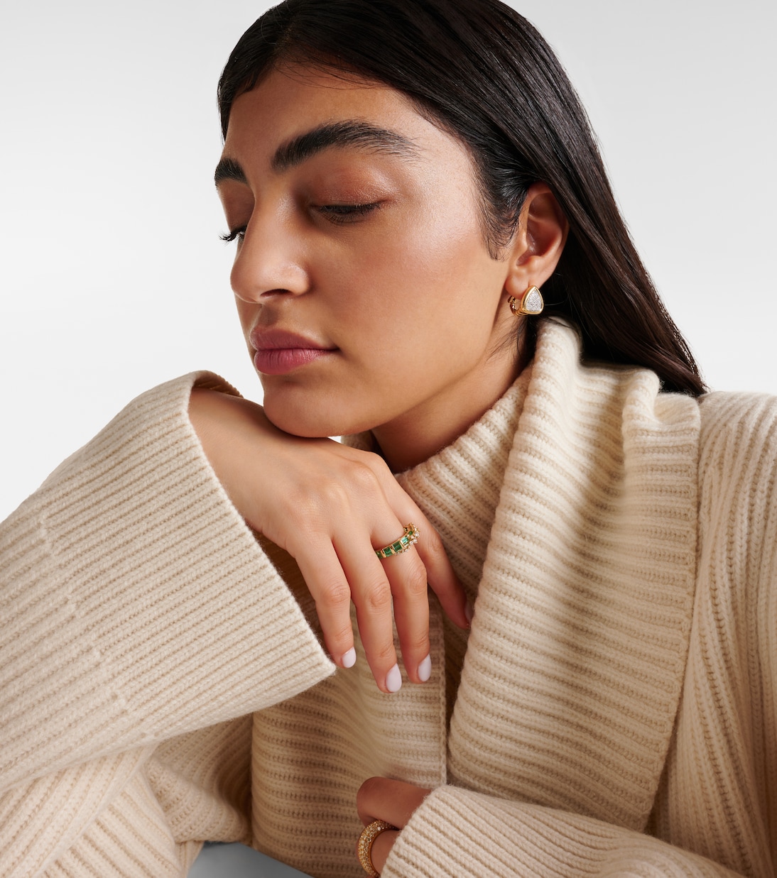 Scatter 18kt gold ring with emeralds and diamonds | Ananya