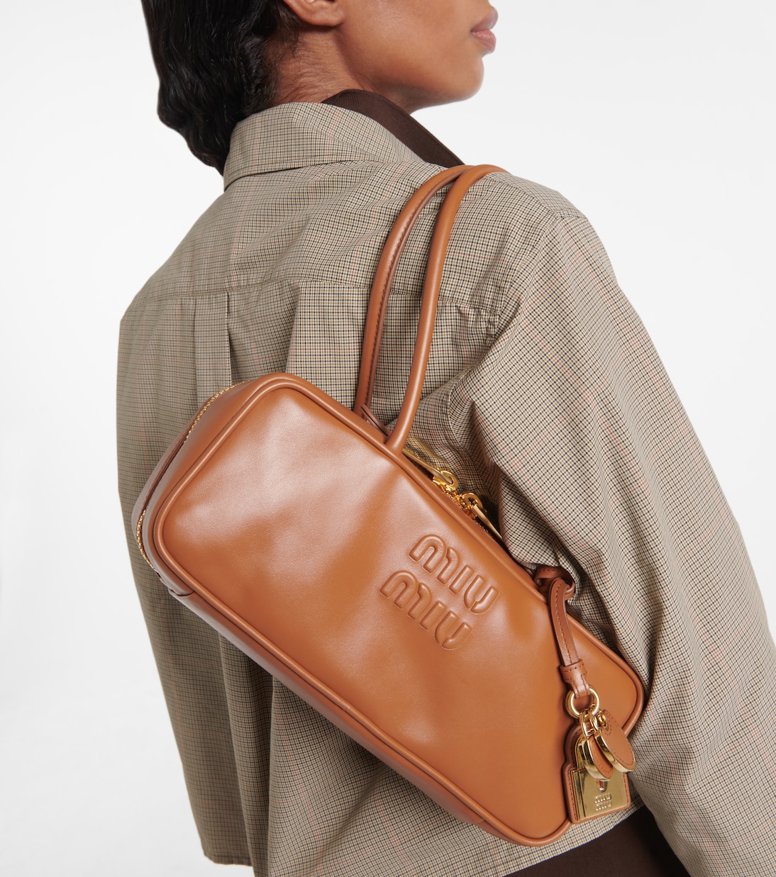 Beau logo embossed leather tote bag | Miu Miu