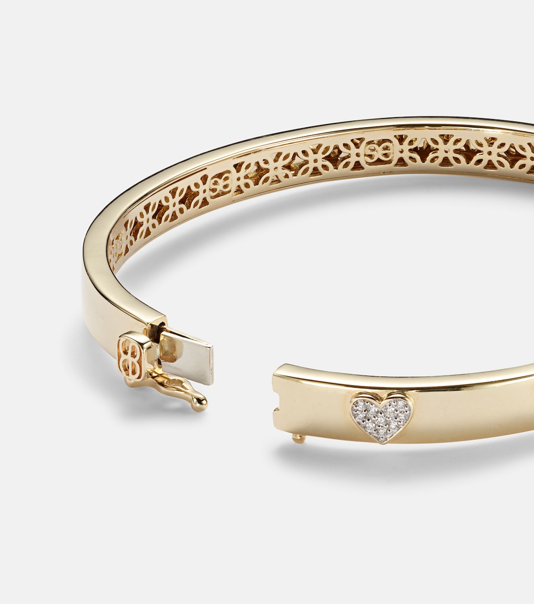 Heart 14kt gold bangle with diamonds | Sydney Evan