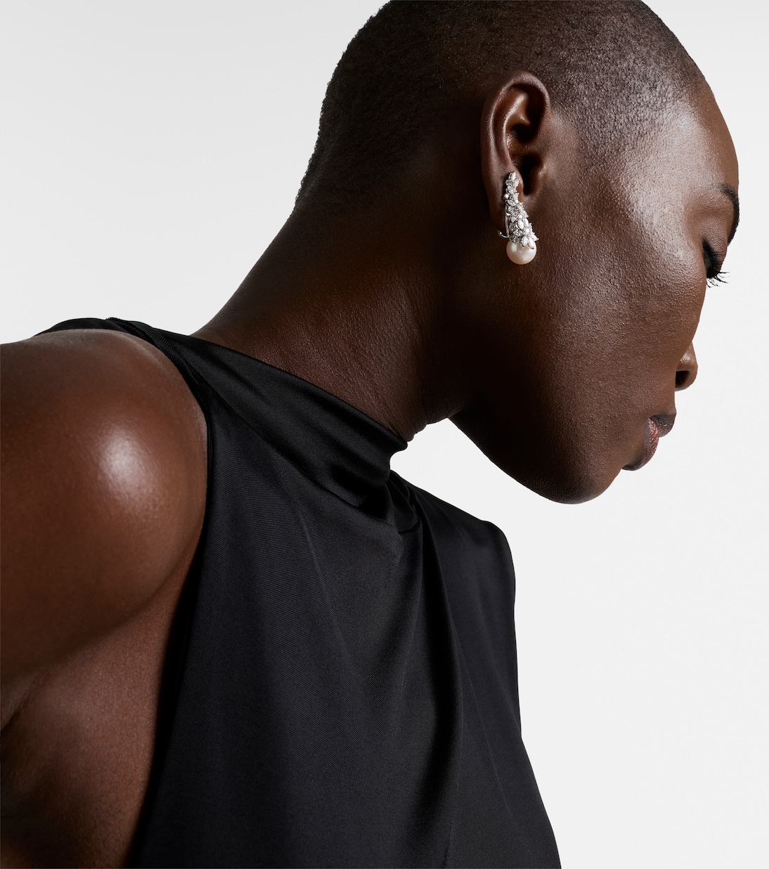 Ohrringe Pearlescent aus 18kt Weißgold (750/1000) mit Diamanten und Süßwasserperlen | Yeprem