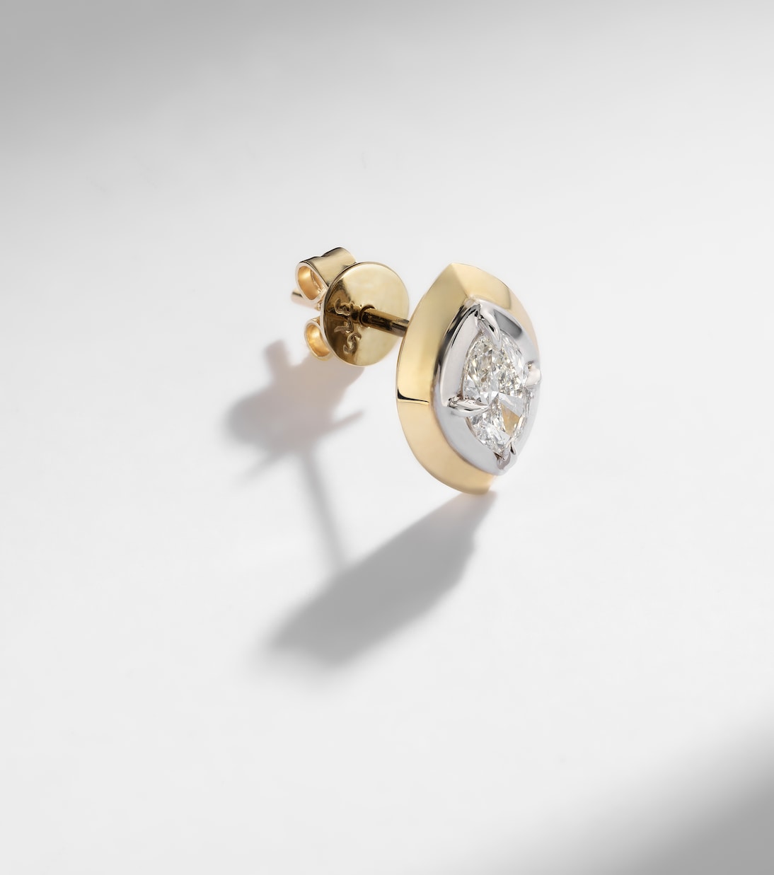 Einzelner Ohrring aus 9kt Gelbgold (375/1000) mit Diamant | Rainbow K