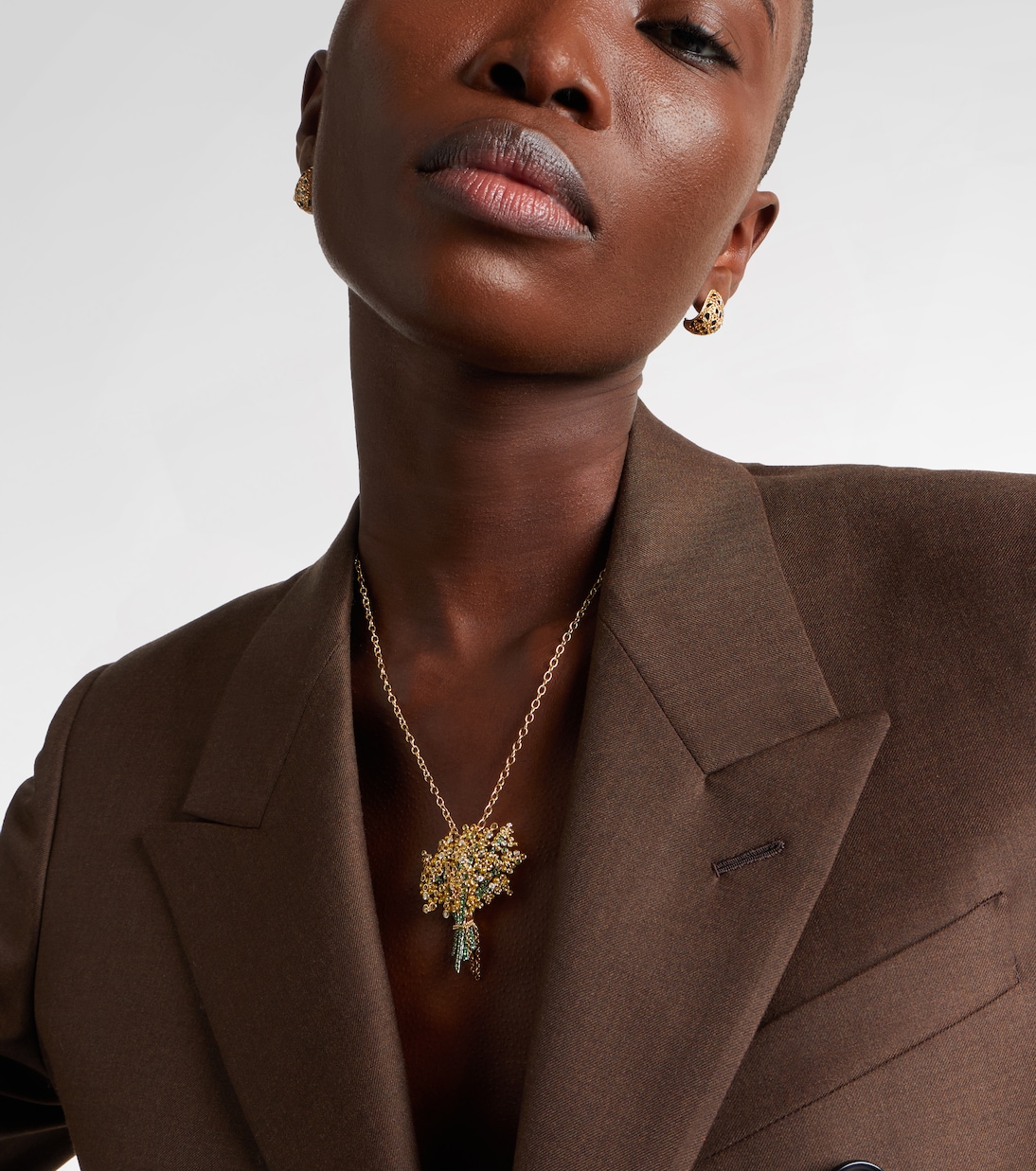 Collana Broche Mimosa in oro 9kt e 18kt con pietre preziose | Yvonne Léon