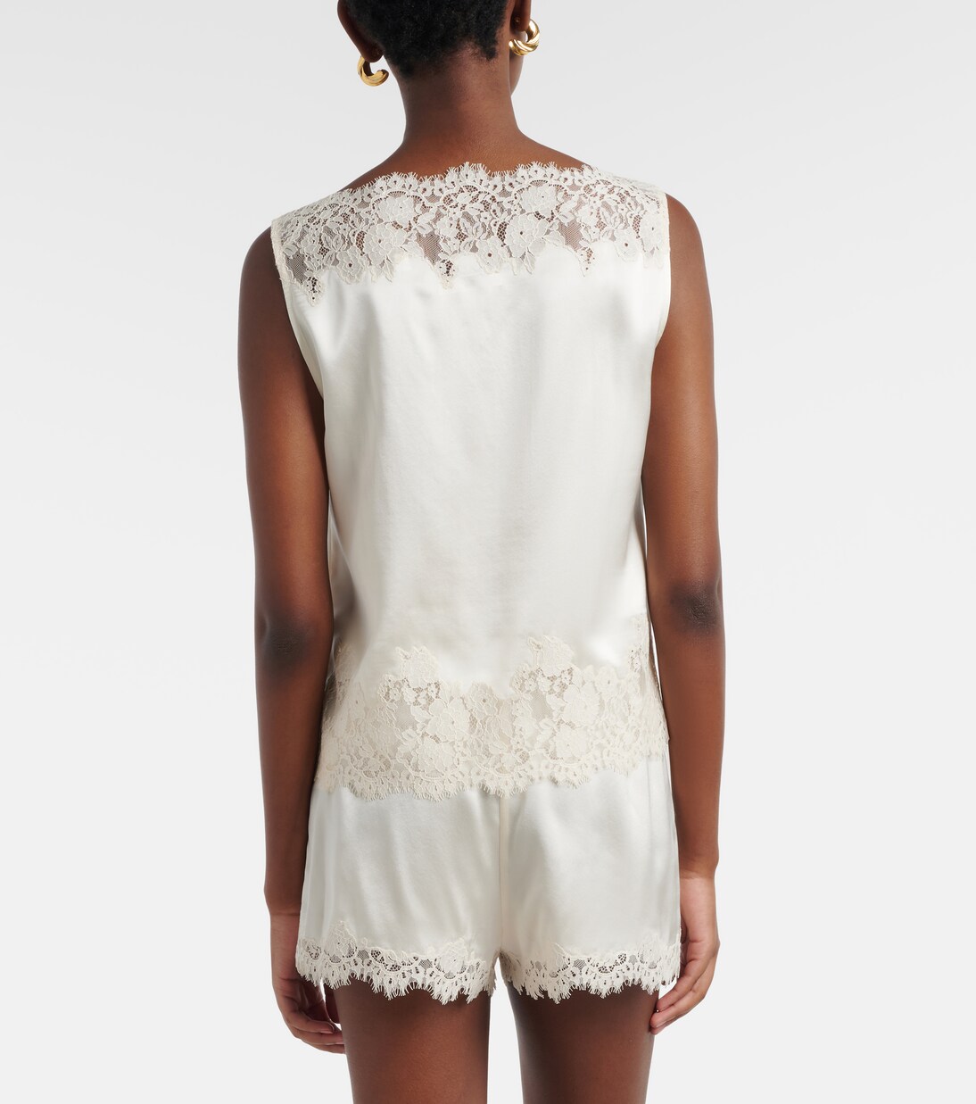 Iona lace-trimmed silk shorts | Dôen