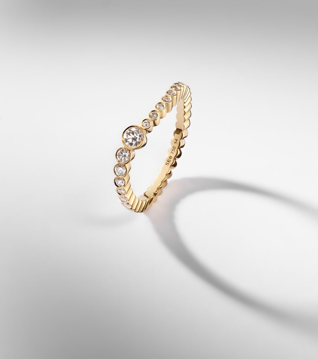 Ring Sky aus 18kt Gelbgold mit Diamanten | Sophie Bille Brahe