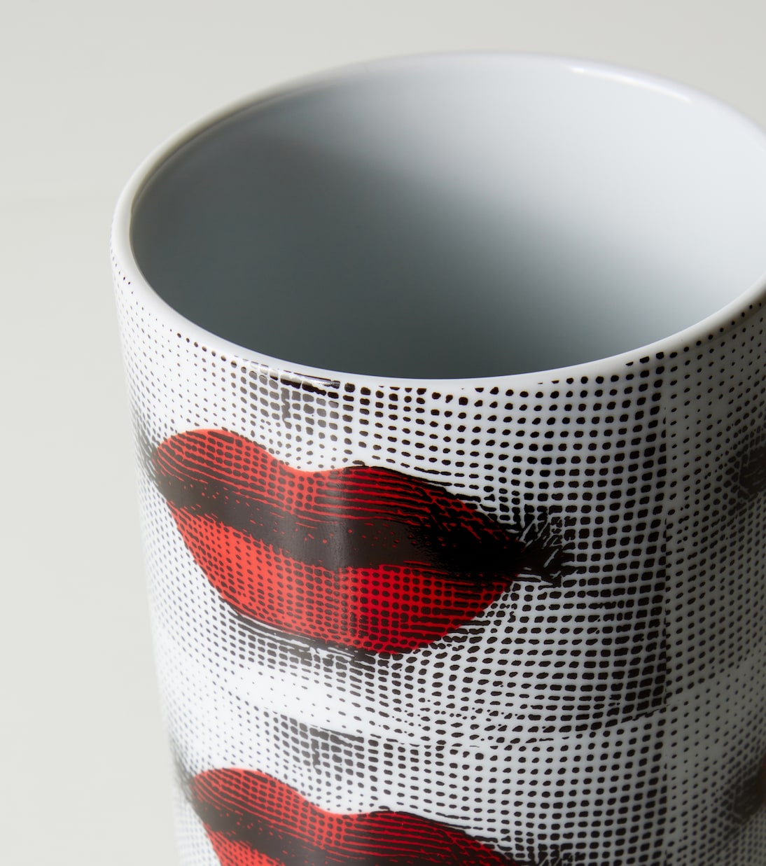 Bocche Small porcelain vase | Fornasetti