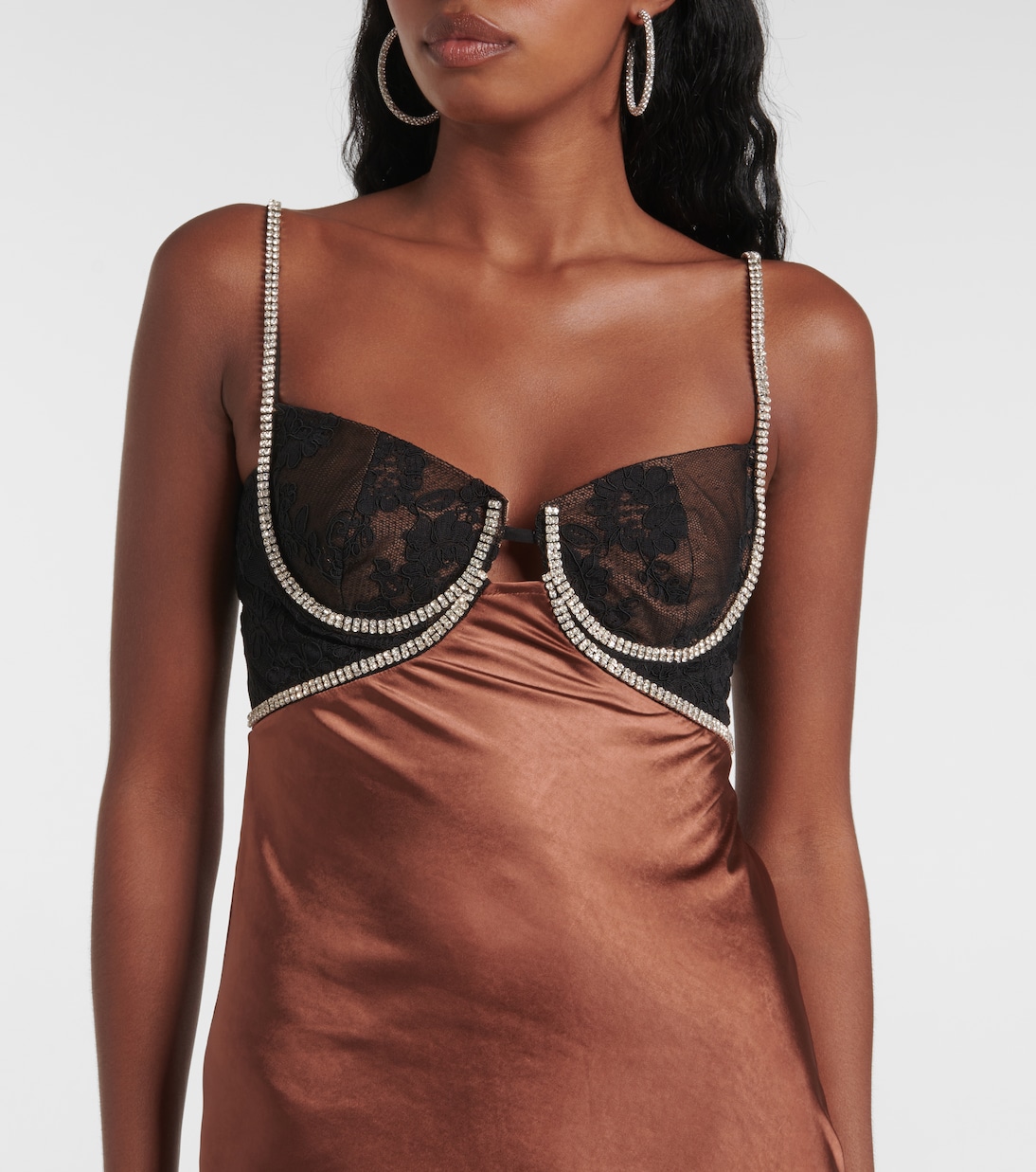 Verzierte Robe aus Satin | Self-Portrait