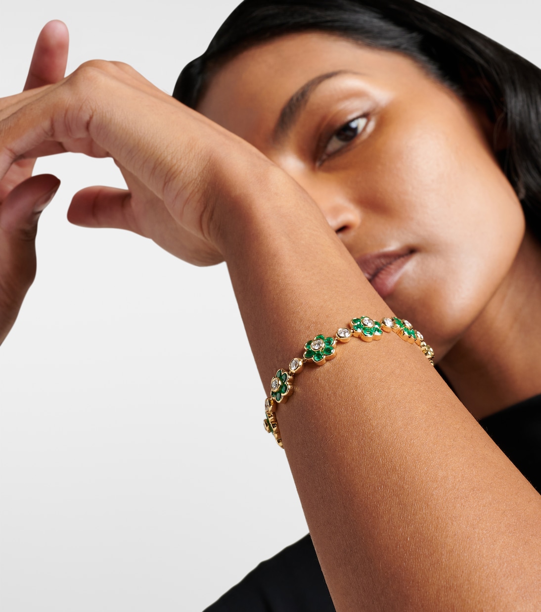 Armband Flora aus 18kt Gelbgold mit Diamanten und Smaragden | Anita Ko