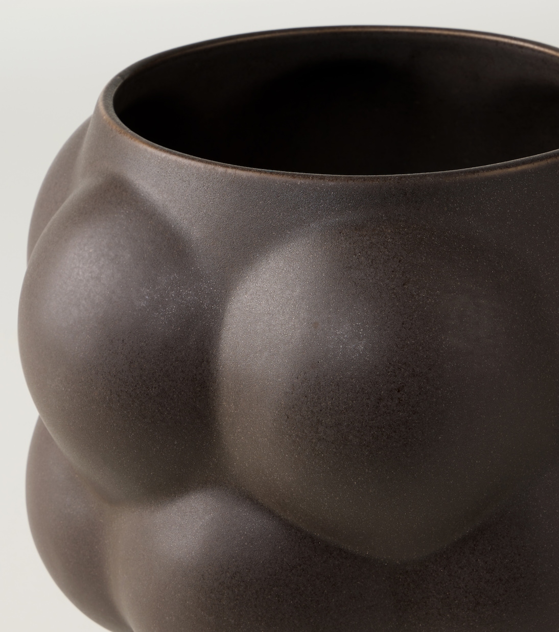 Balloon 09 ceramic plant pot | Louise Roe