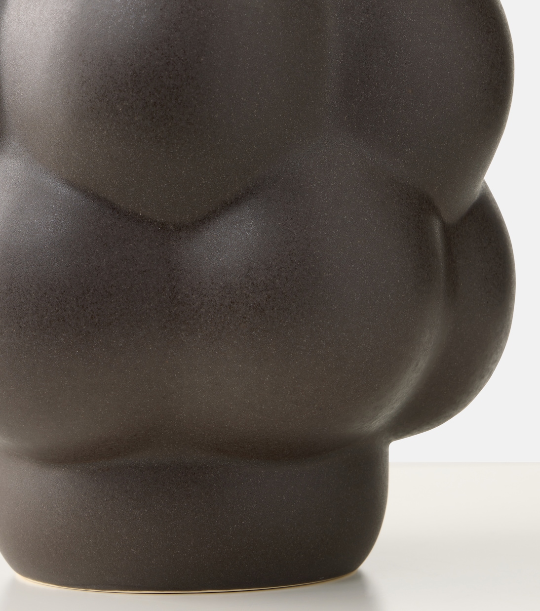 Balloon 09 ceramic plant pot | Louise Roe