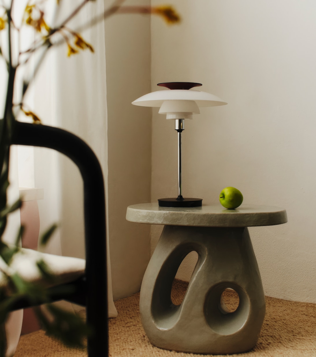 Table d’appoint Amé 10 en grès par Marie Michielssen | Serax