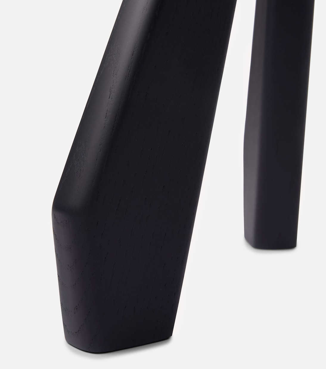 Méribel oak stool | Cassina