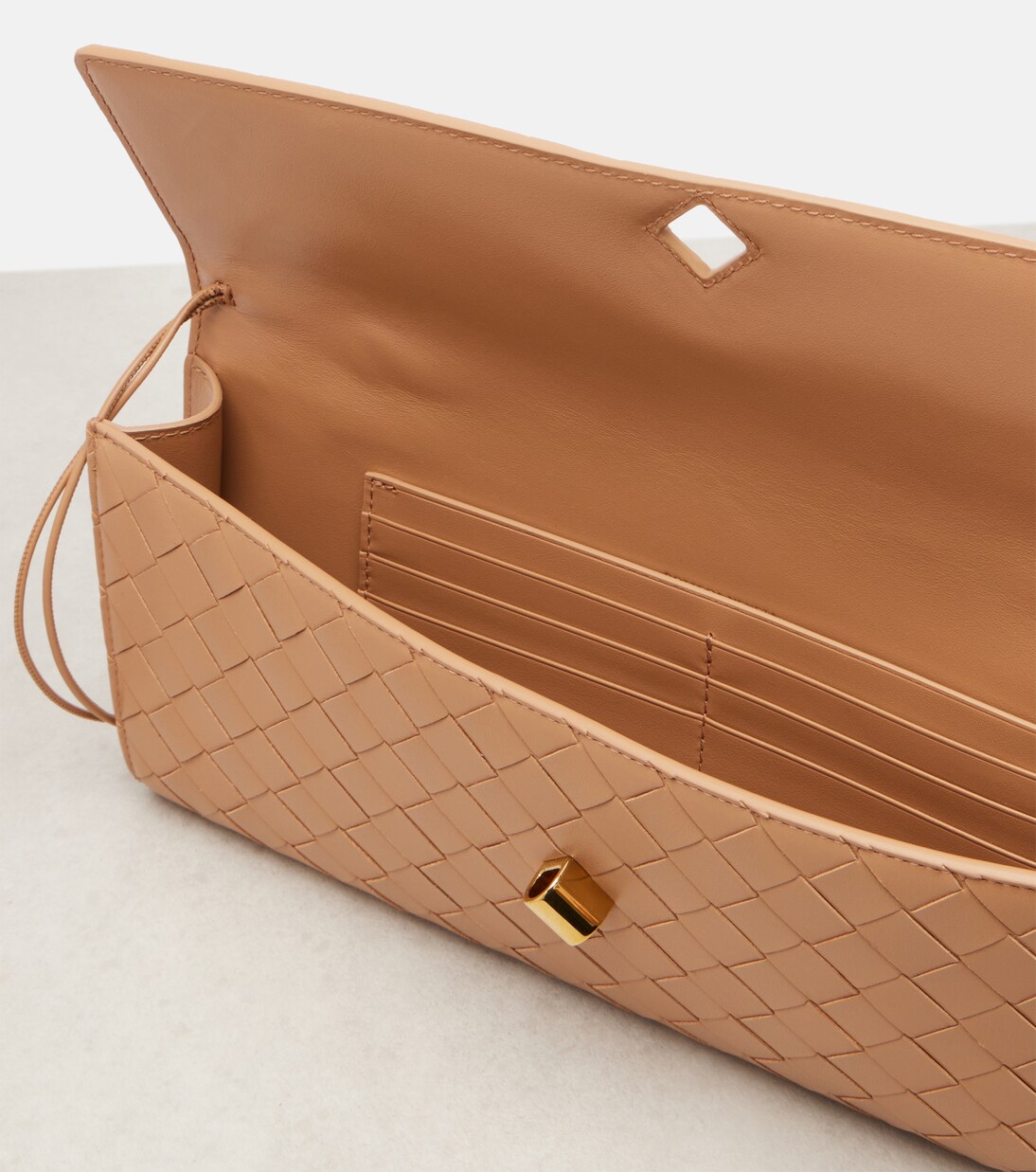 Andiamo Intrecciato leather clutch | Bottega Veneta
