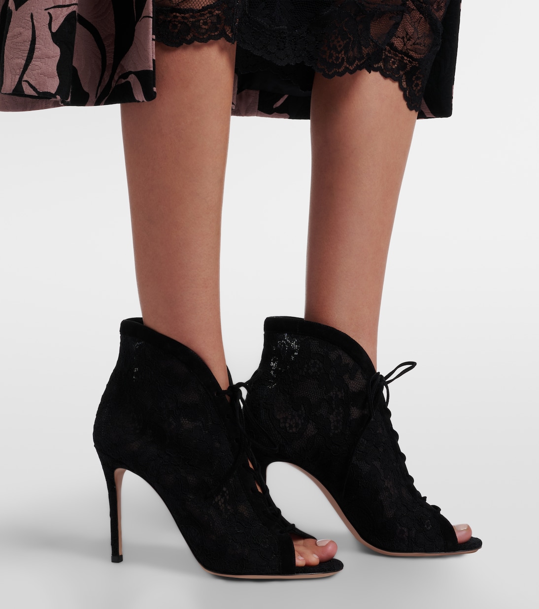 Suede-trimmed lace pumps | Gianvito Rossi