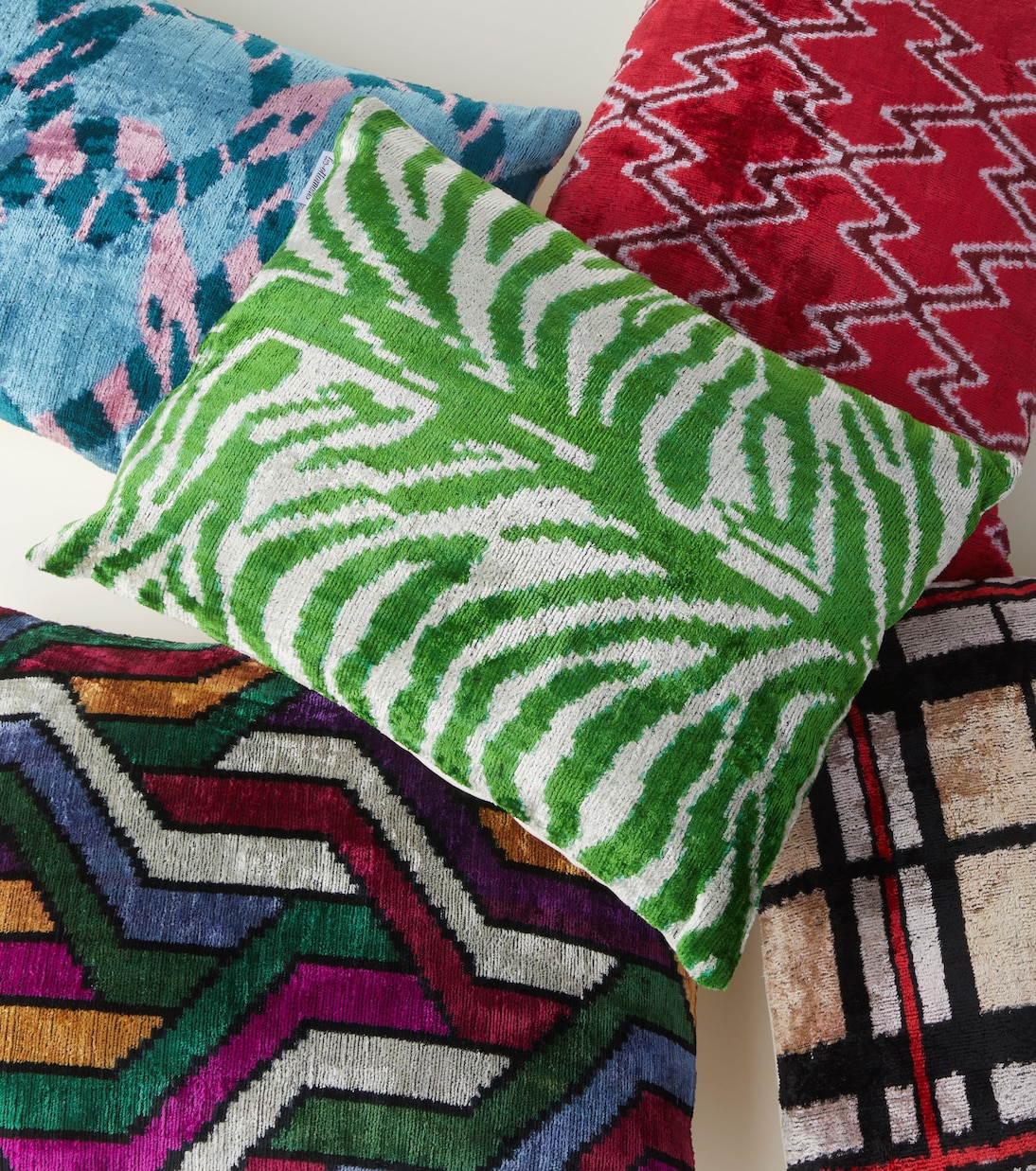 Checked silk velvet cushion | Les-Ottomans