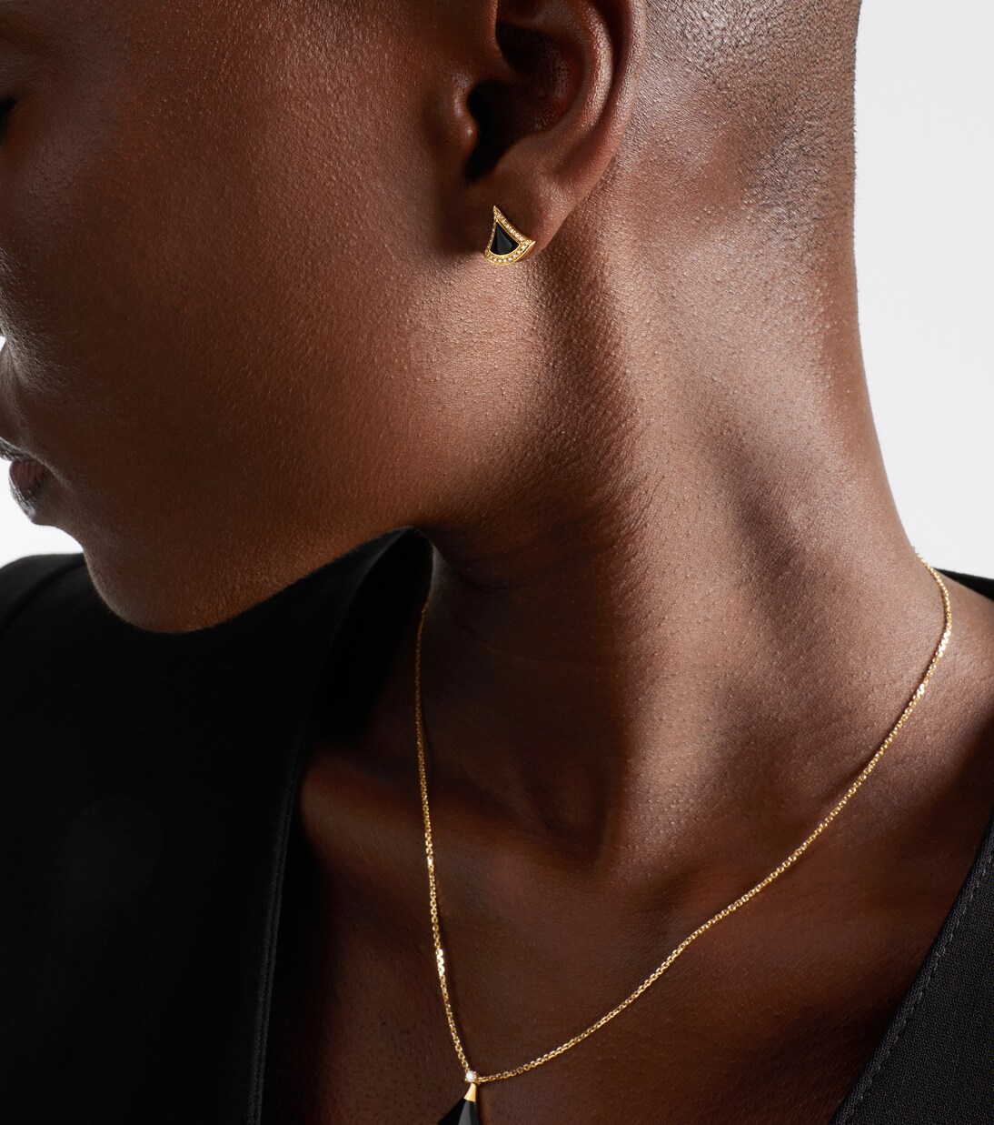 Ohrringe Divas' Dream aus 18kt Gelbgold (750/1000) mit Diamanten und Onyx | Bvlgari