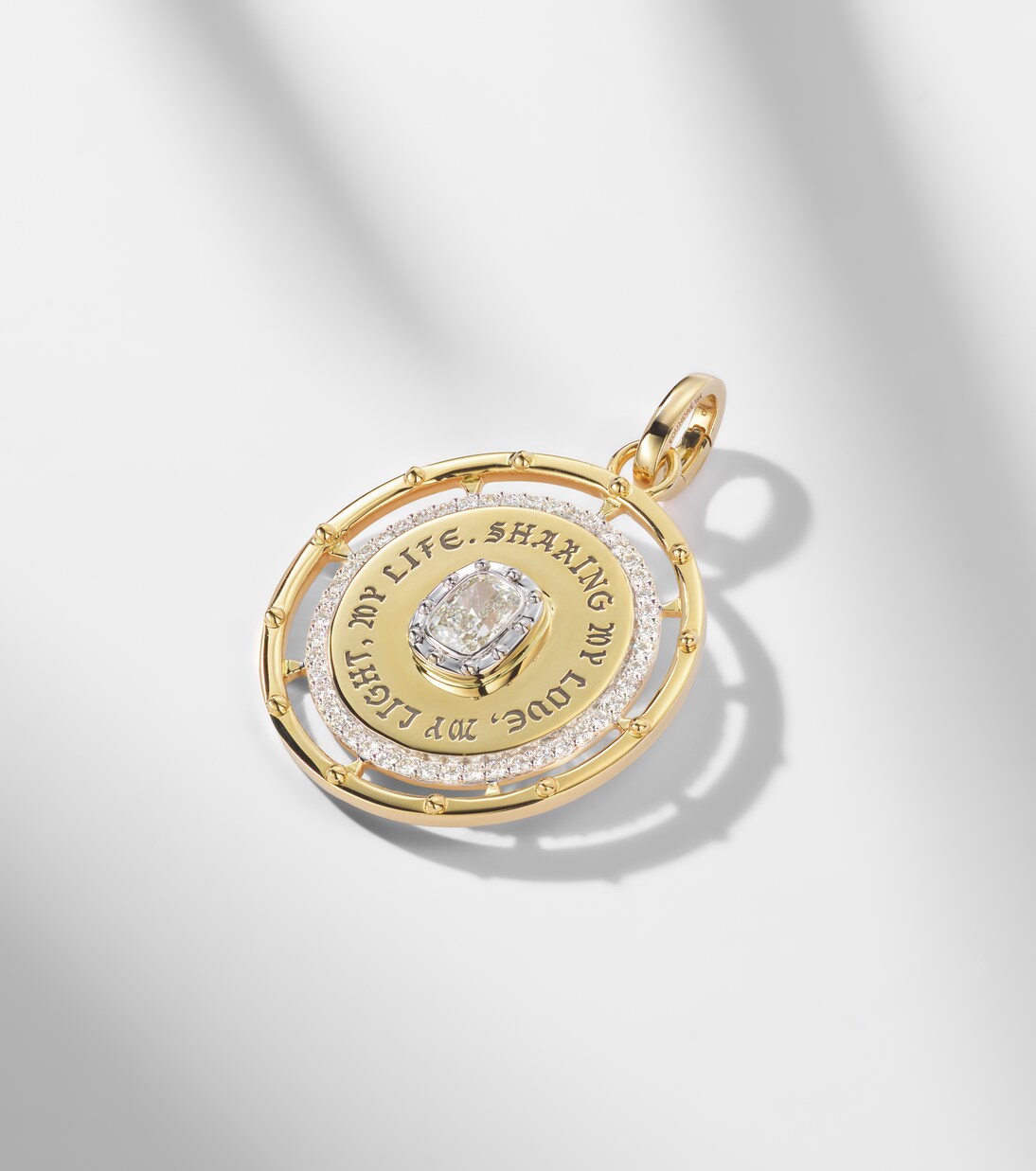 True Love Lovestruck Commitment Large 18kt gold pendant with diamonds | FoundRae
