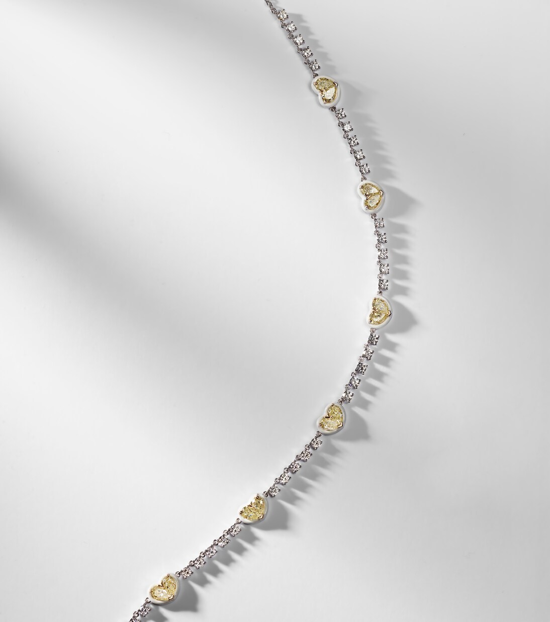 Choker Twin Heart en or blanc 18 ct, émail et diamants | Kamyen