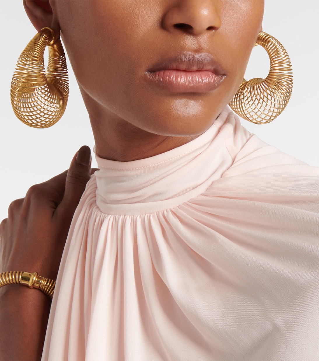 Spiral hoop earrings | Alaïa