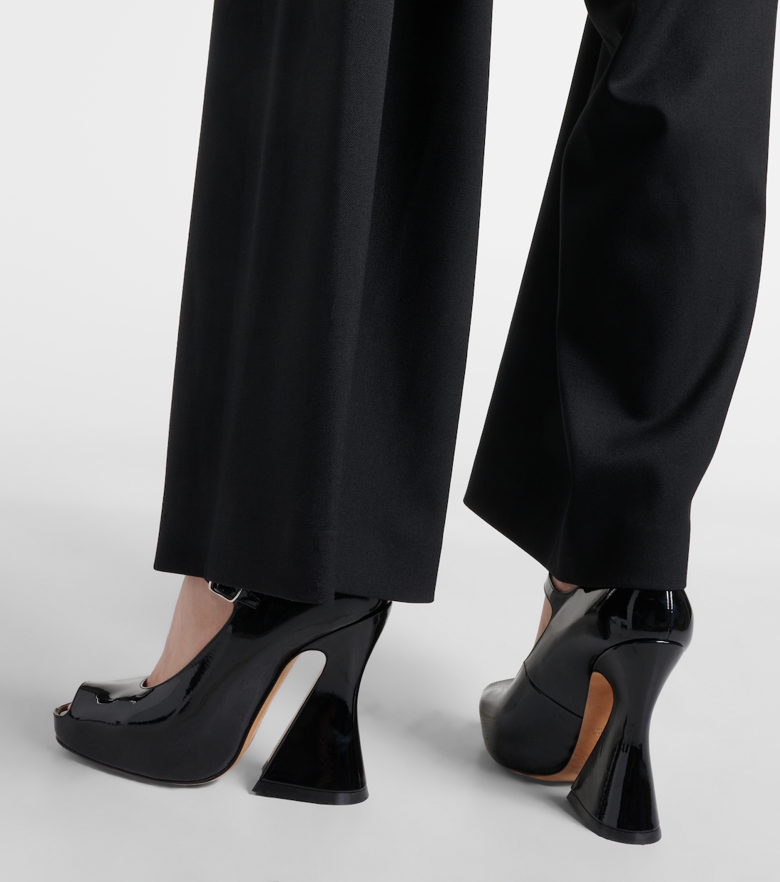 Peeptoe-Pumps aus Lackleder | Maison Margiela