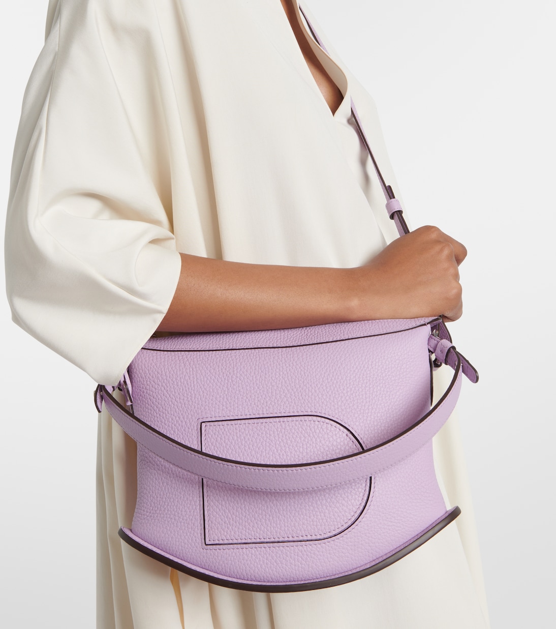 Schultertasche Pin Swing aus Leder | Delvaux