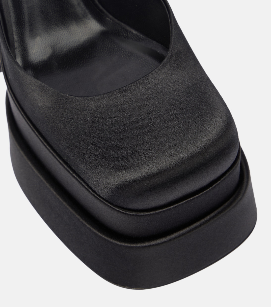 Plateau-Pumps Medusa Aevitas aus Satin | Versace