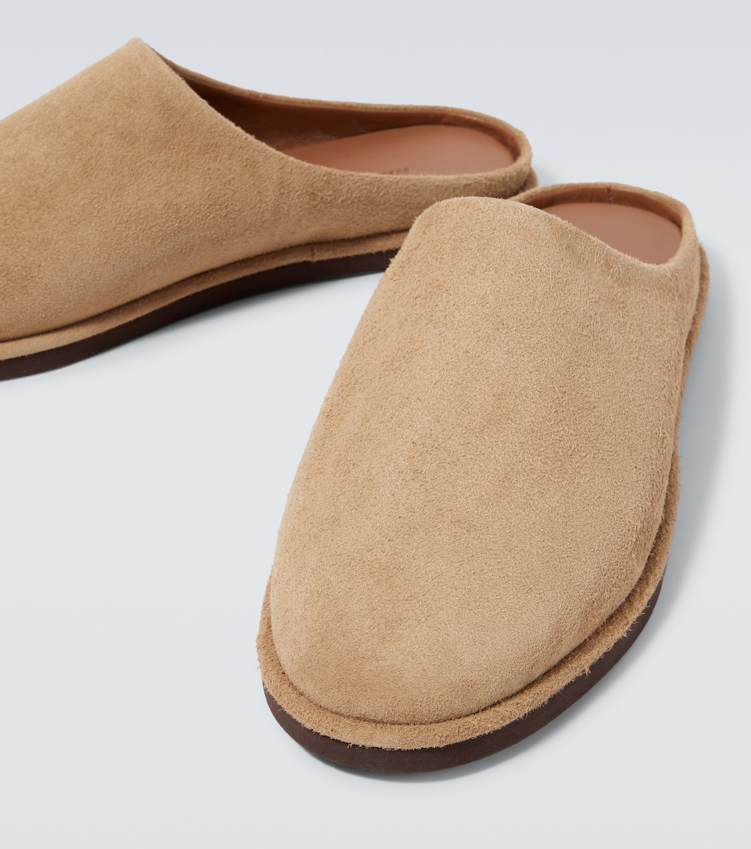Slippers aus Veloursleder | Auralee