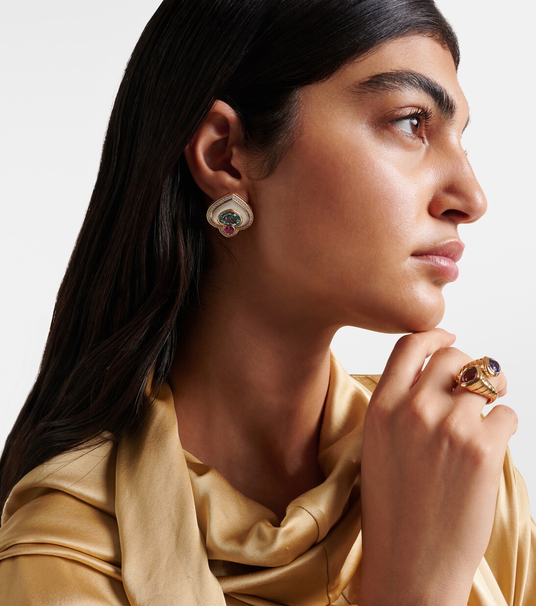 Ohrringe Popillia aus 18kt Gelbgold mit Perlmutt und Edelsteinen | Marina B