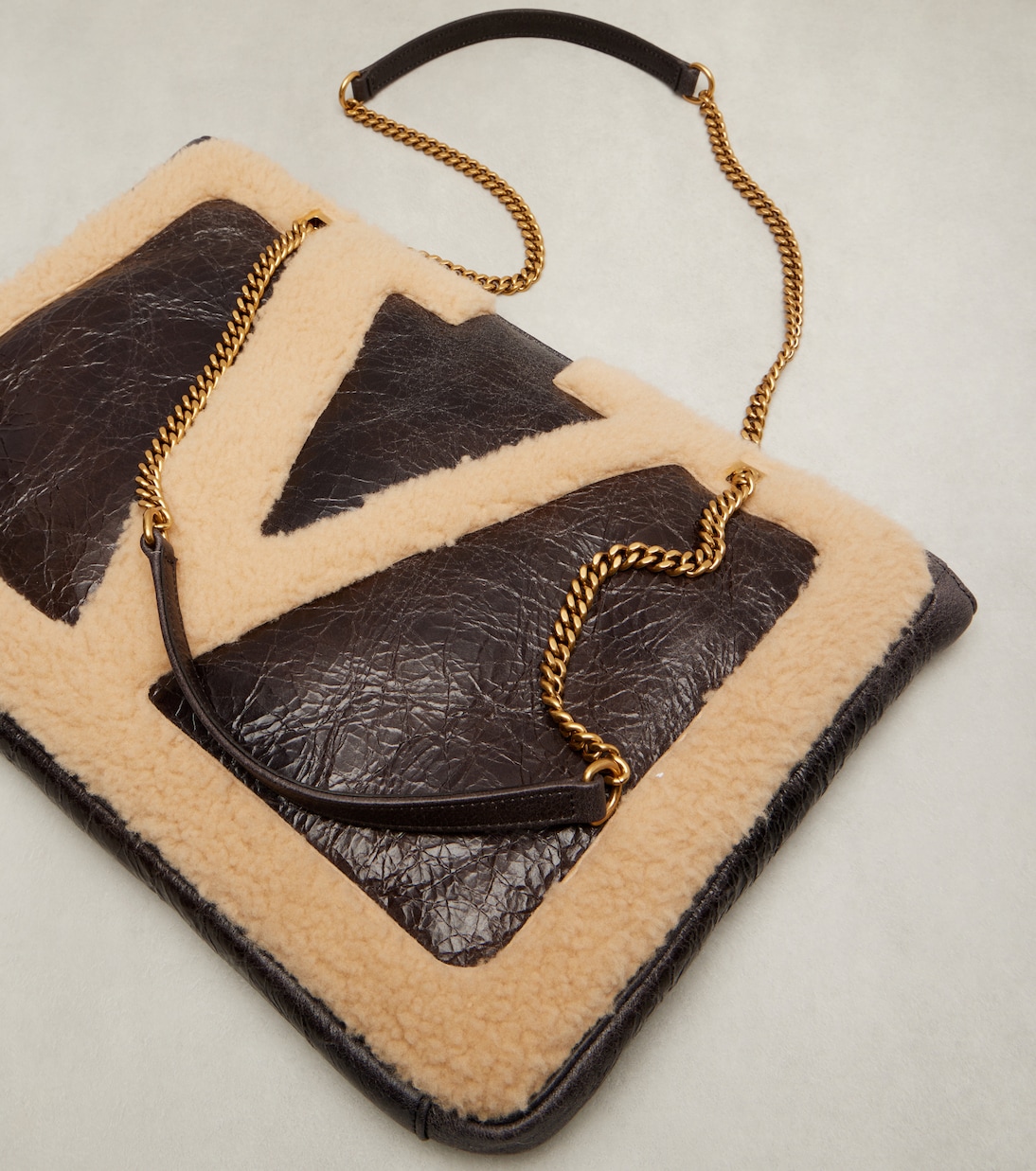 Tote Bag Viva Superstar Medium aus Leder | Valentino Garavani