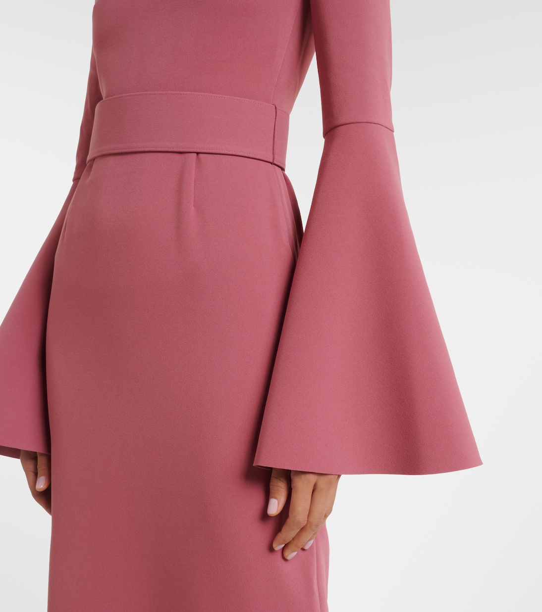 Robe Theia mit Gürtel | Solace London