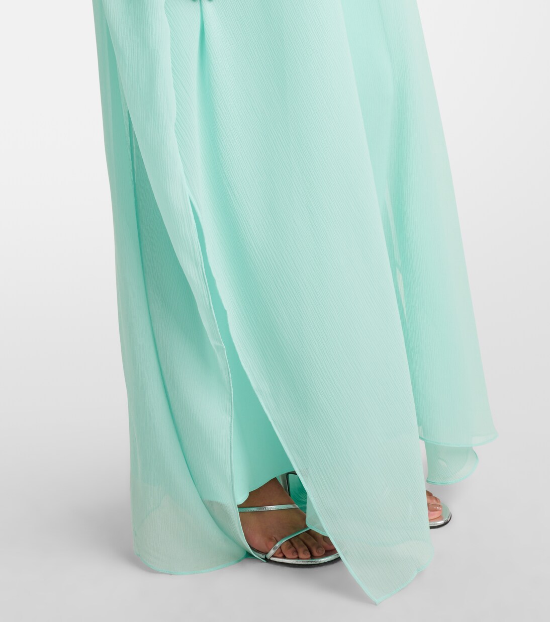 قفطان من الحرير مقلّم بالريش Penelope | Taller Marmo
