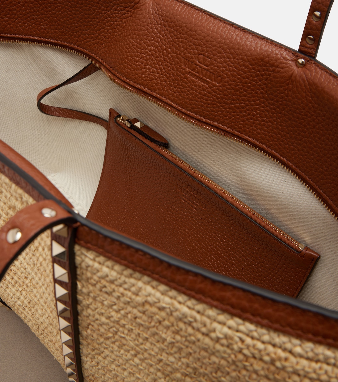 Rockstud Large raffia tote bag | Valentino Garavani