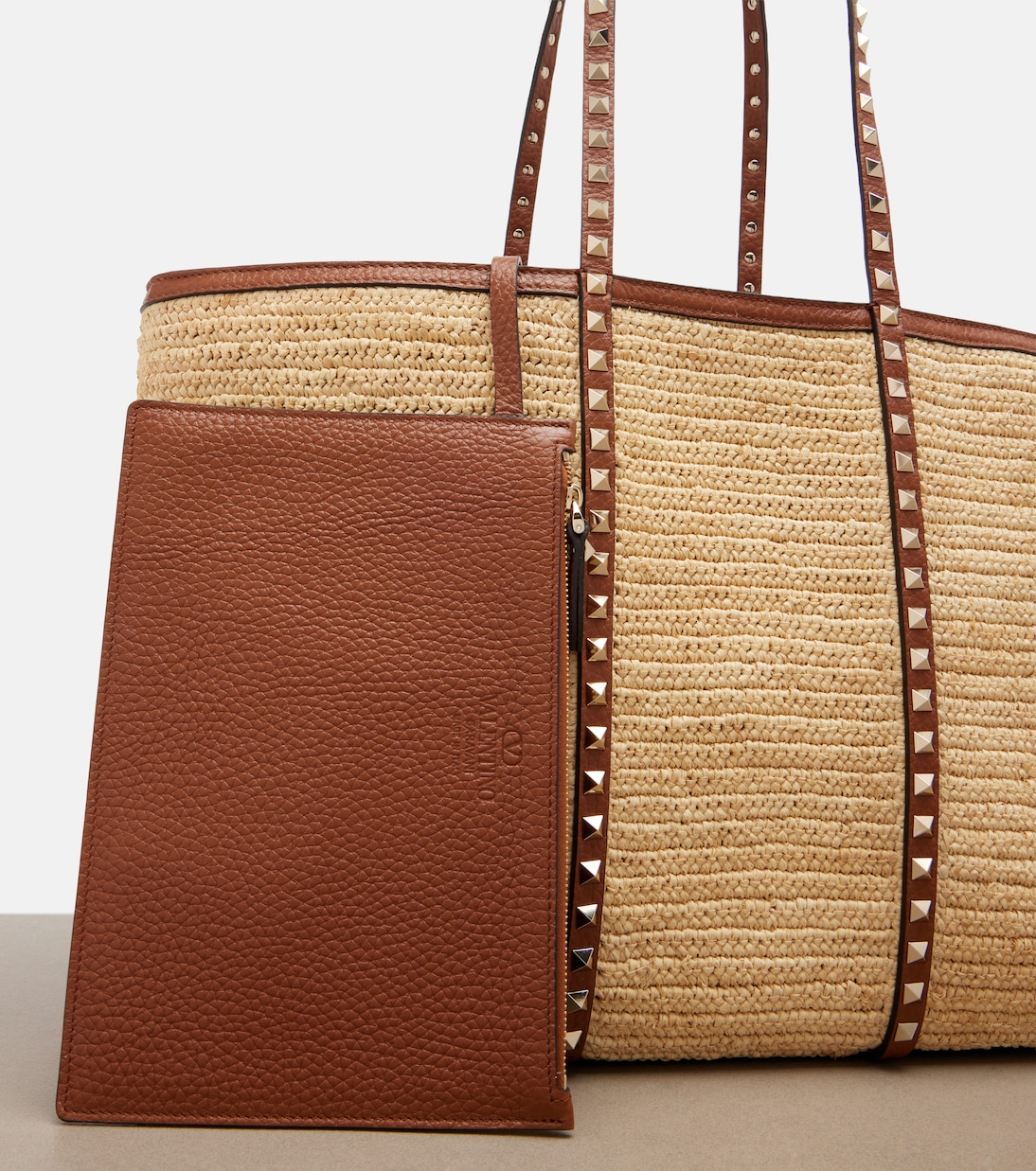 Rockstud Large raffia tote bag | Valentino Garavani