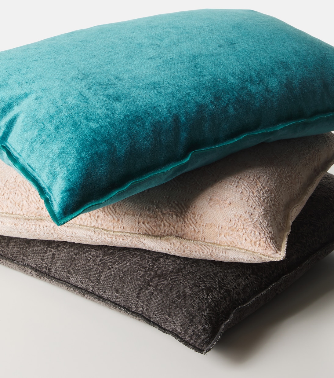Cotton-blend cushion | Maison de Vacances