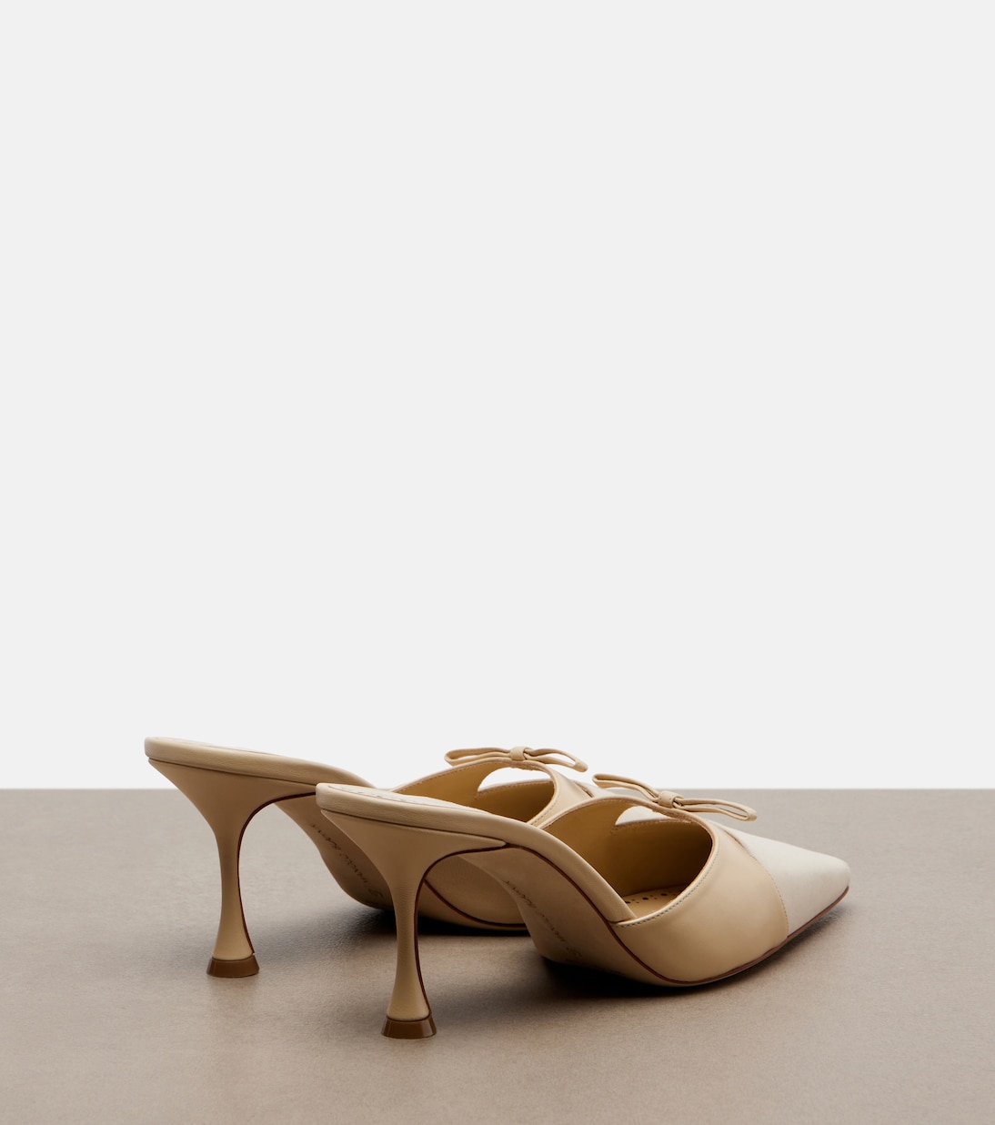 Mules Tapidpla en cuir et daim | Manolo Blahnik