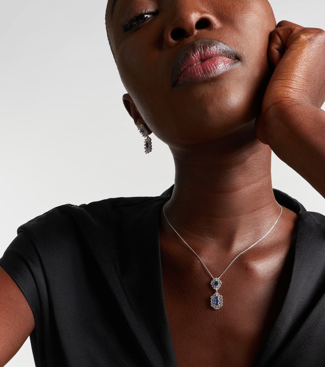 Collana in oro bianco 18kt con zaffiri e diamanti | Suzanne Kalan