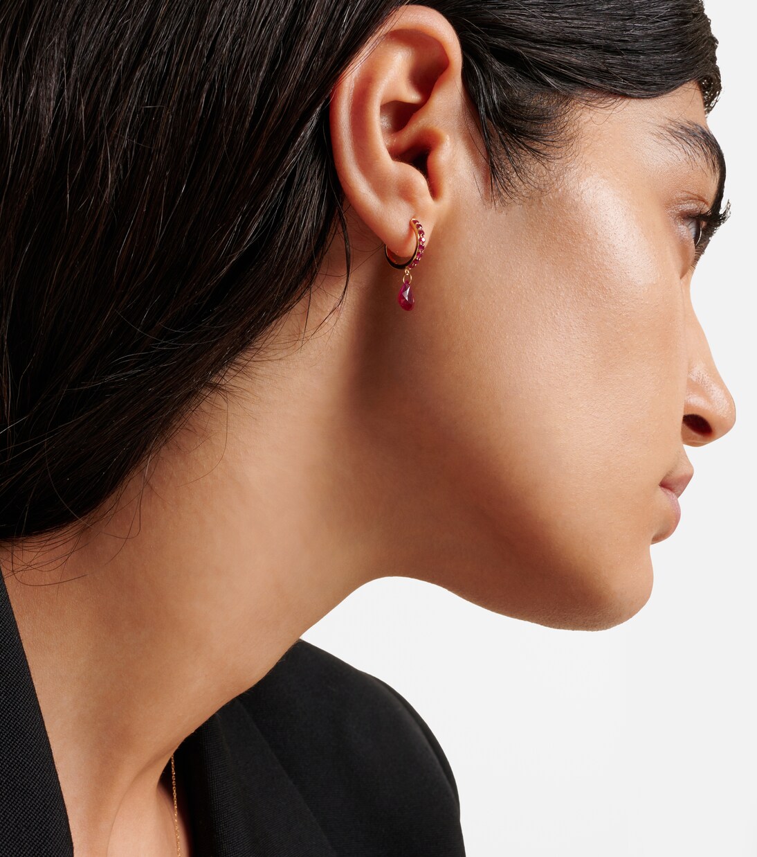 Einzelner Ohrring aus 18kt Gelbgold mit Rubinen | Persée