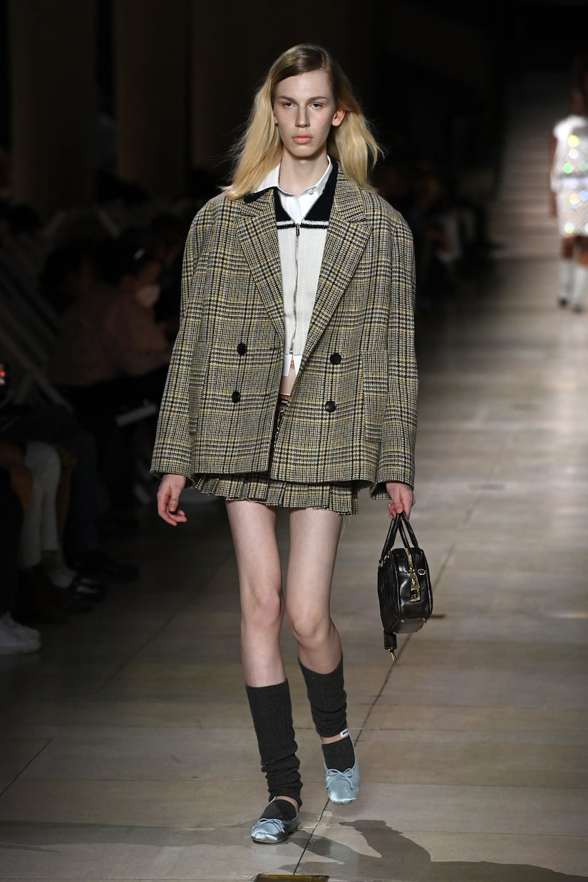 Mini-jupe en laine vierge à carreaux | Miu Miu