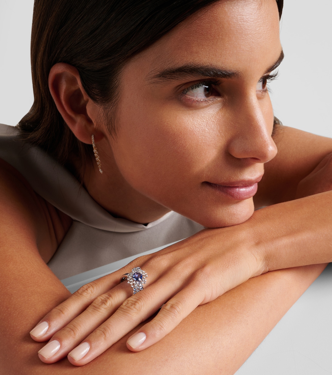 Bague Anillo Scatter en or blanc 18 ct, saphirs et diamants | Ananya