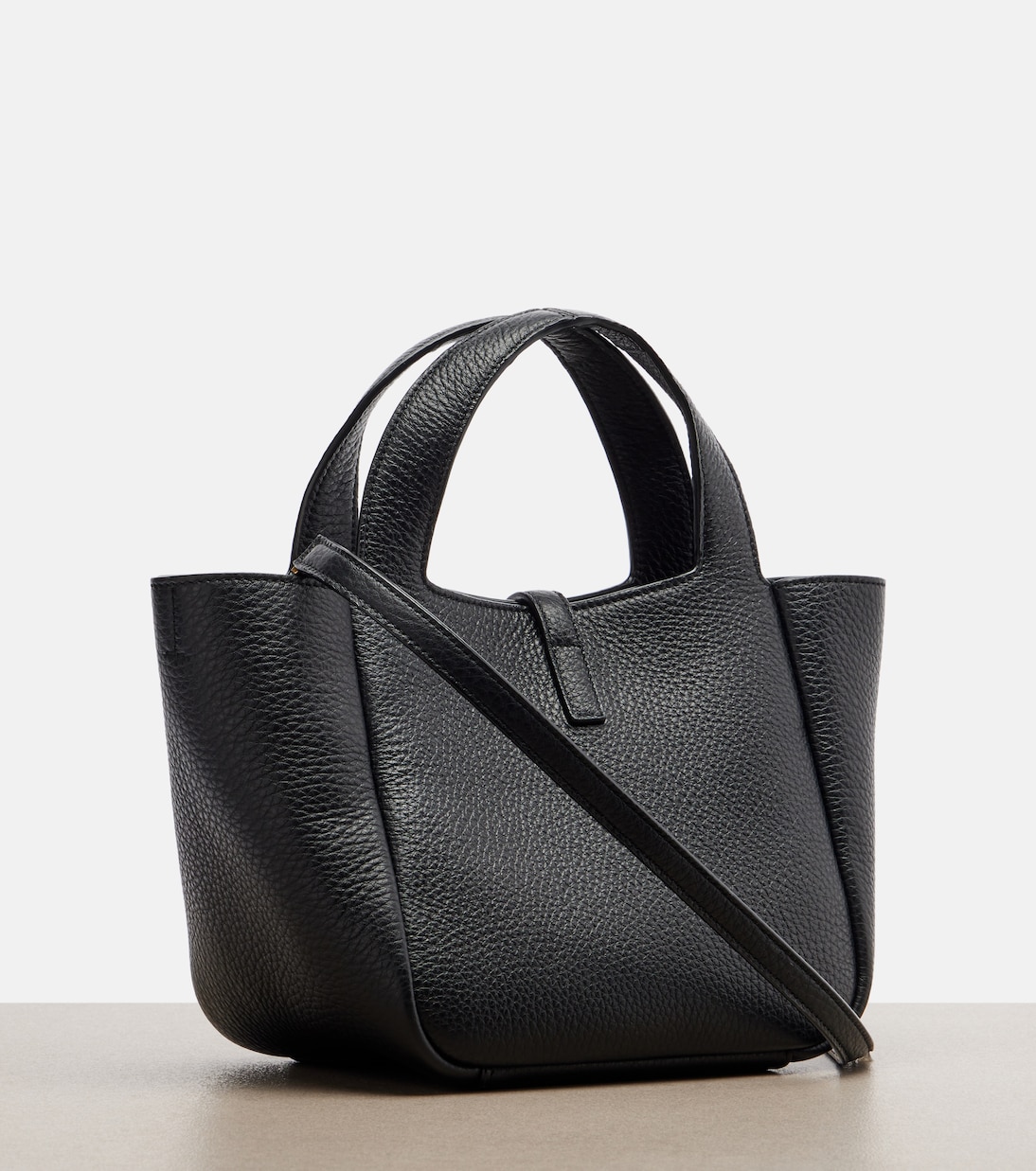 Le 5 à 7 Bea Baby leather tote bag | Saint Laurent