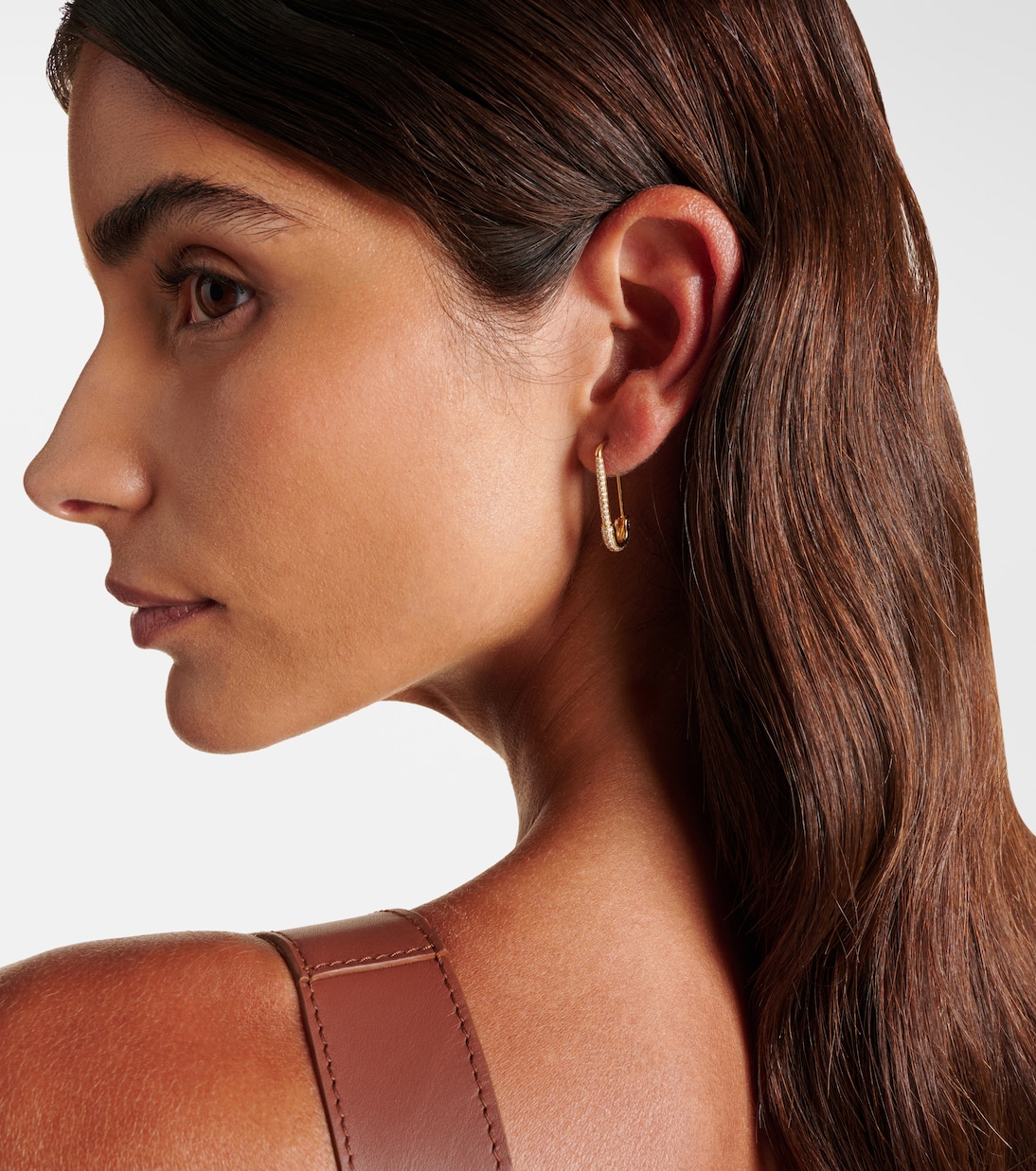 Boucle d'oreille unique Safety Pin en or 18 ct et diamants | Anita Ko