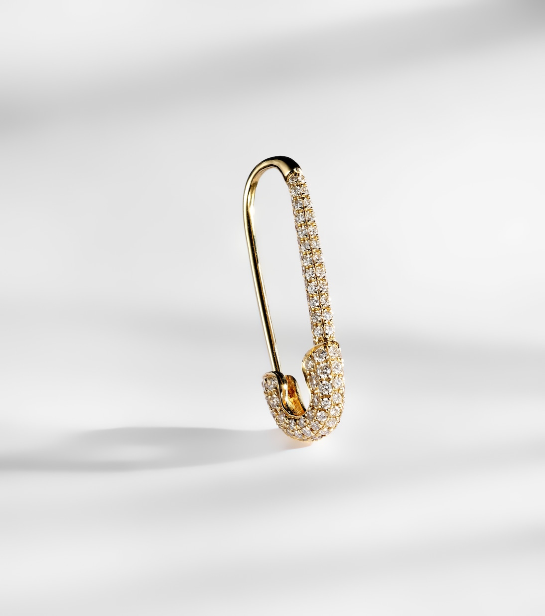 Boucle d'oreille unique Safety Pin en or 18 ct et diamants | Anita Ko