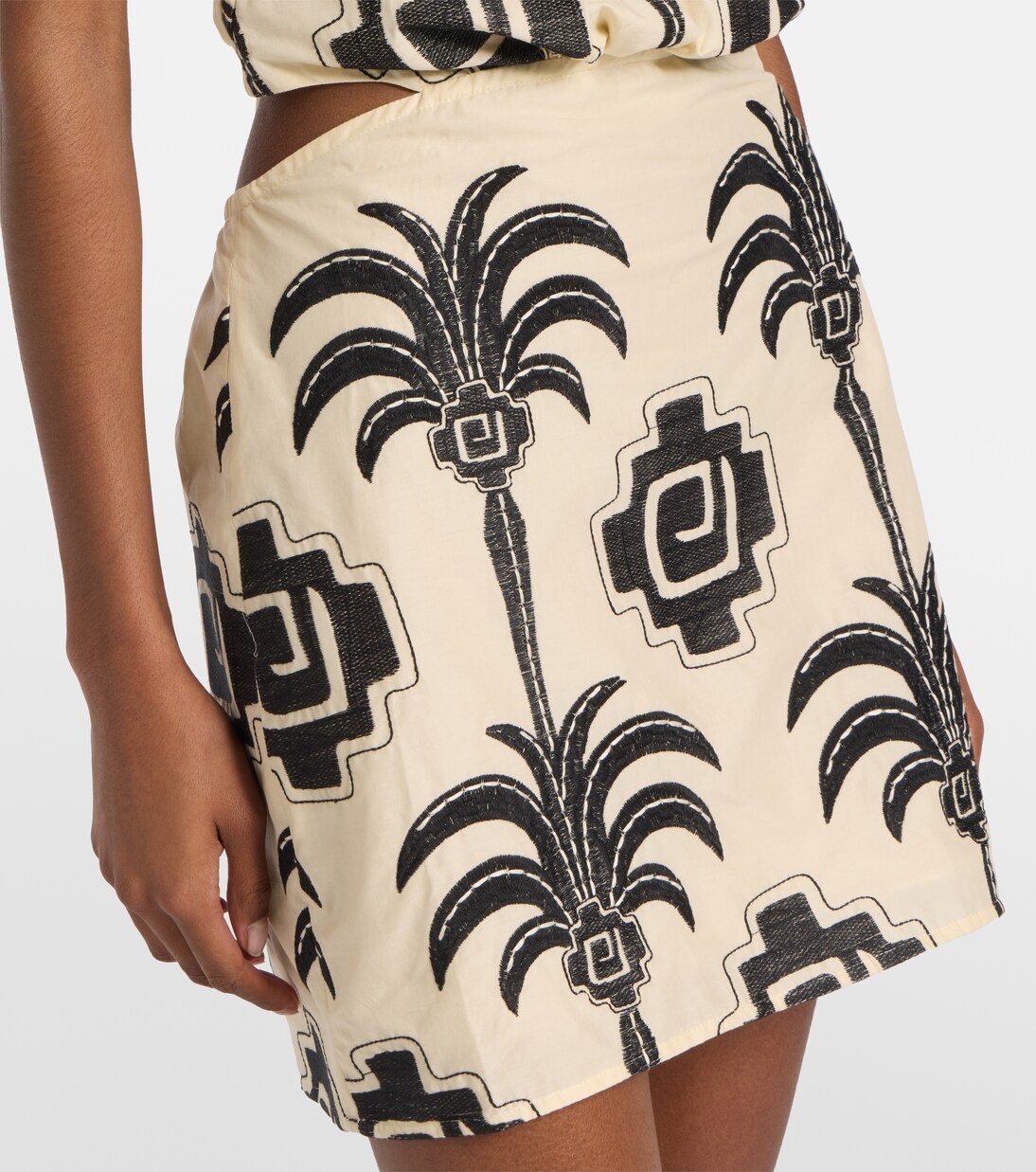 Abito corto Pintaderas con ricamo | Johanna Ortiz