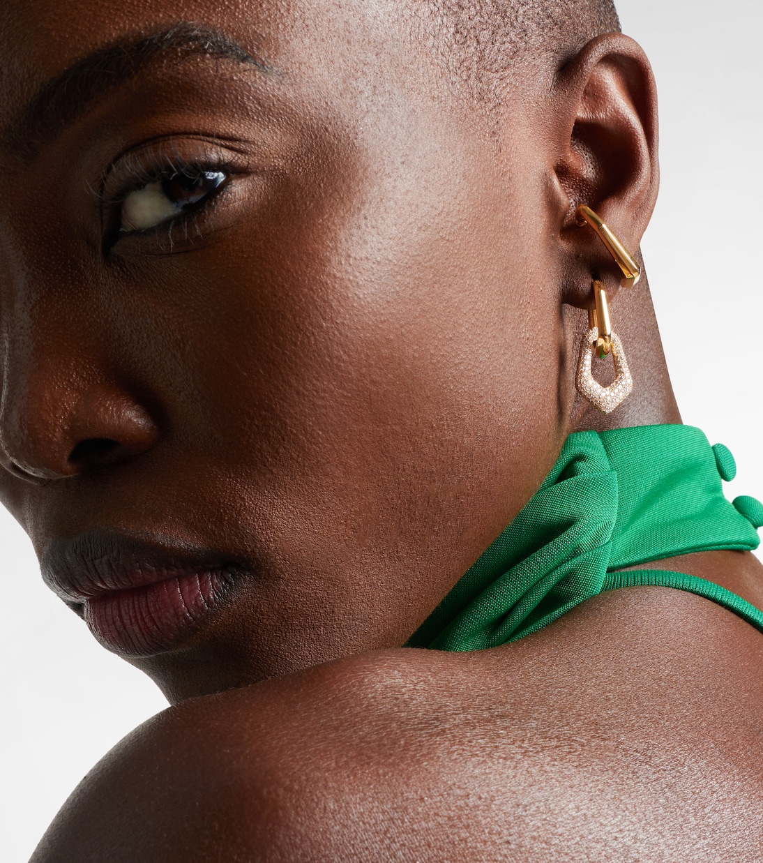 Einzelner Ear Cuff Carved aus 18kt Gelbgold (750/1000) | Ananya