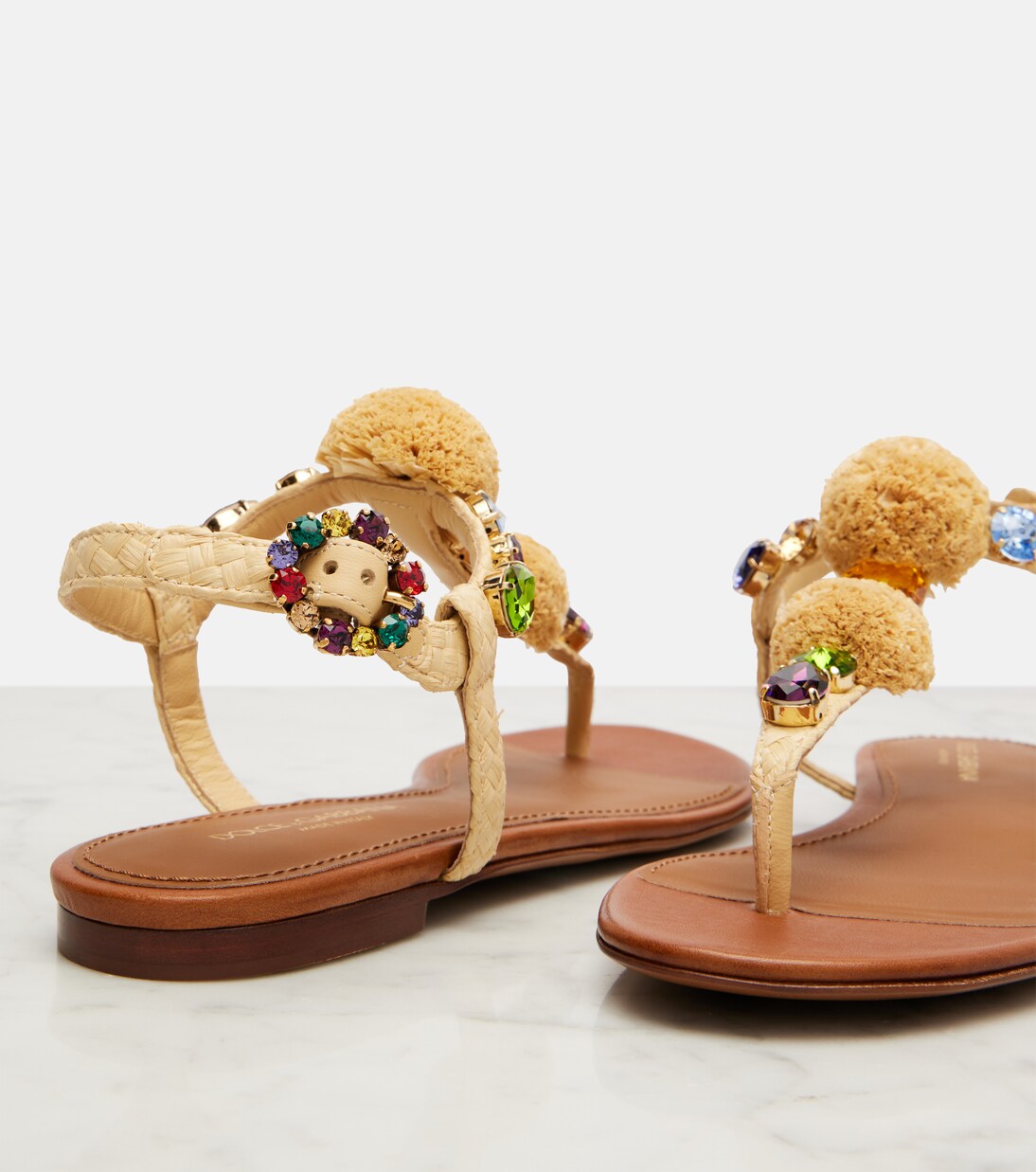 صندل بصباع بتأثير الرافيا مع تزيين | Dolce&Gabbana