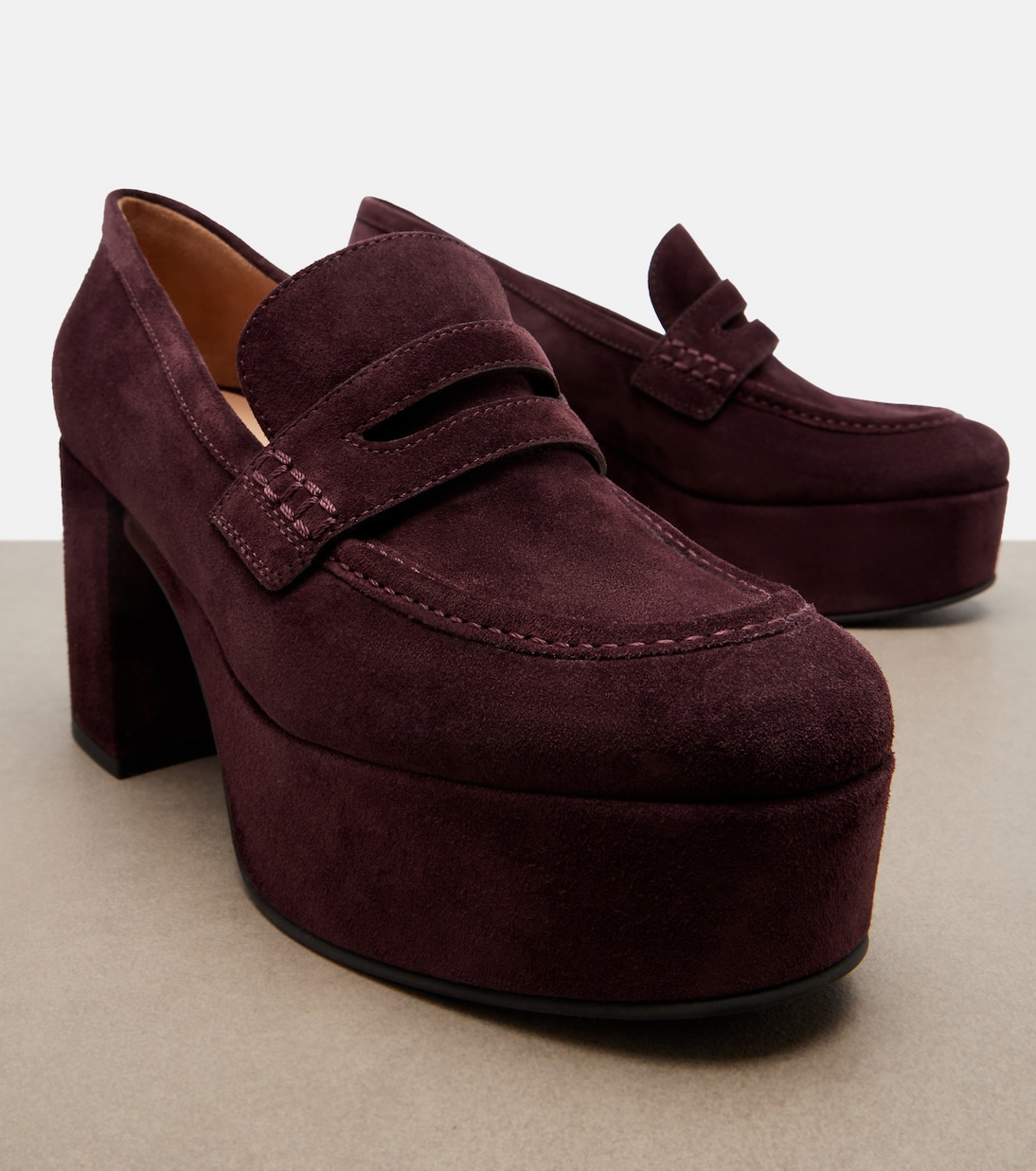 Plateau-Loafers Jenna aus Veloursleder | Gianvito Rossi