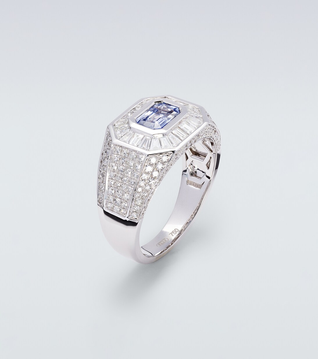 18kt white gold ring with sapphire and diamonds | Shay Jewelry
