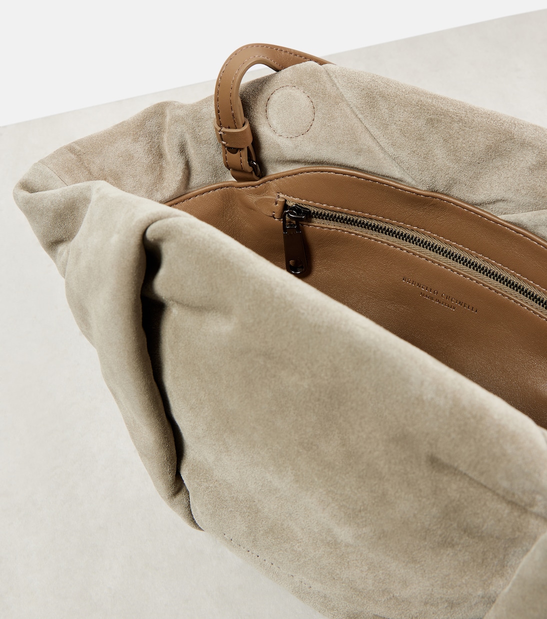 Pochette Fold-Over Small en daim | Brunello Cucinelli