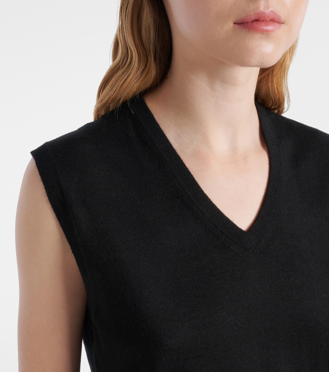 Lauri cashmere sweater vest | Lisa Yang